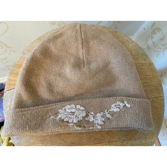 Luxury Vanita Rose Paris Saint-Barth 100% Cashmere & Lace Hat - Picture 1 of 3